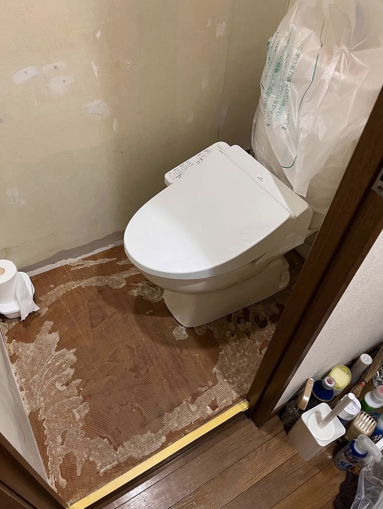 施工前トイレ